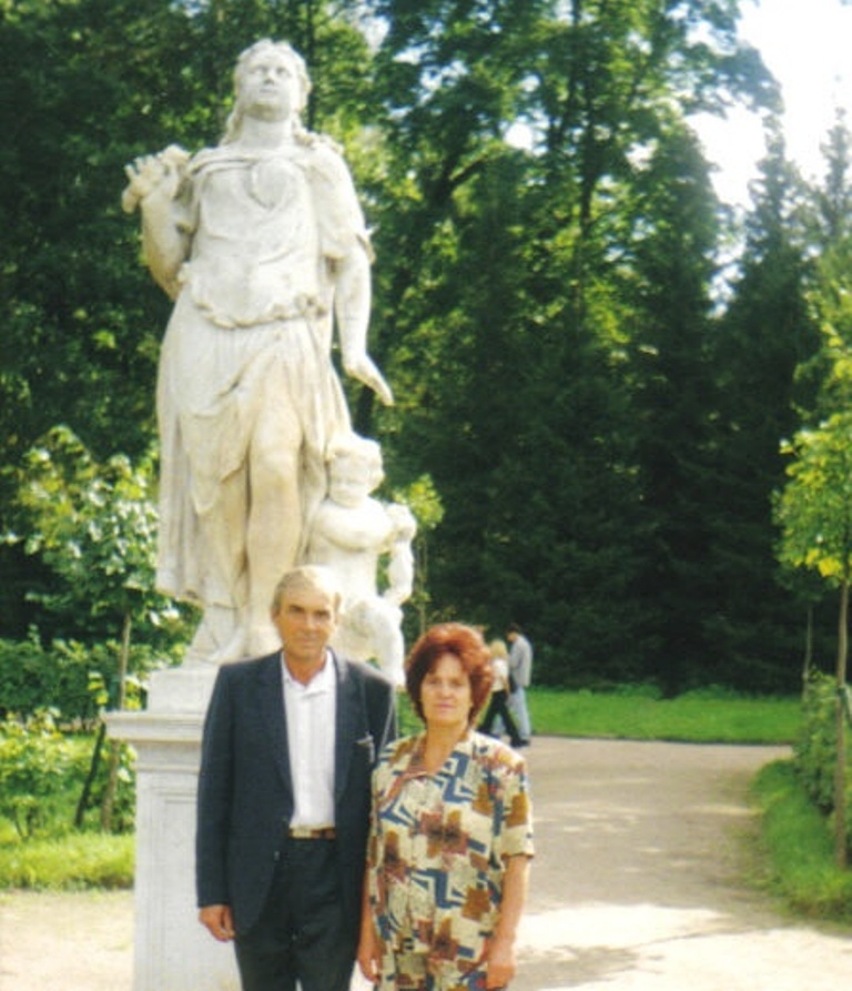 С мужем Виталием Букановым.