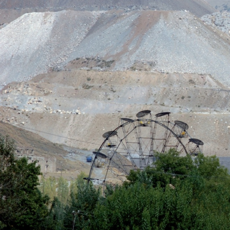 Чёртово колесо в Хайдаркане, Кыргызстан