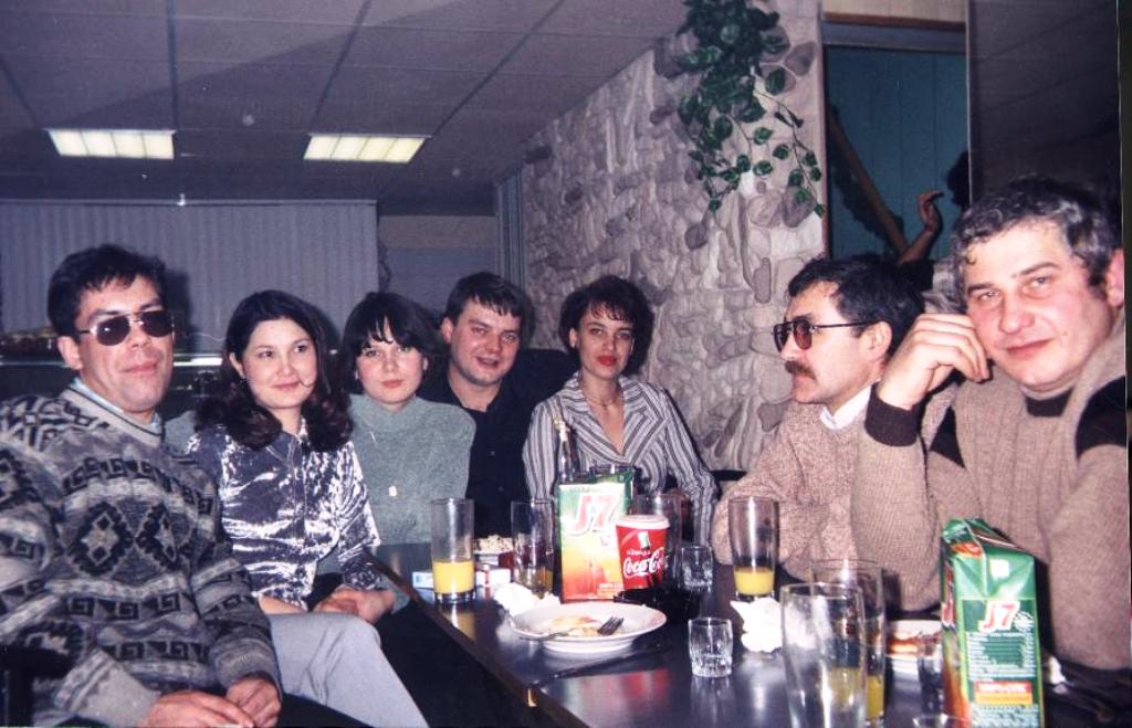 Фото со встречи Хайдарканцев в Москве в январе 2000 г. 